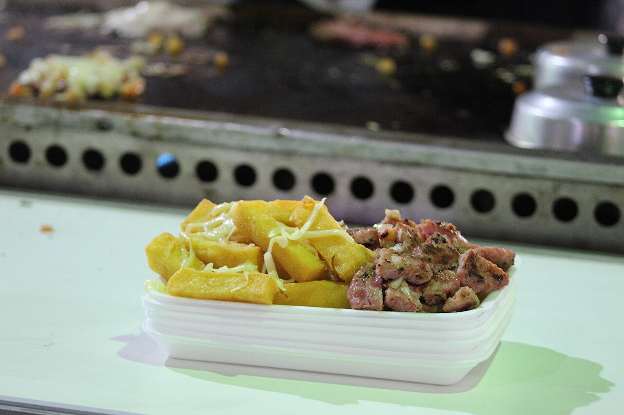 Polenta com linguiça